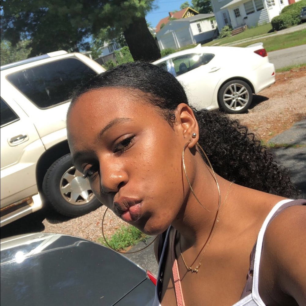Meet your Posher, Ta’mya